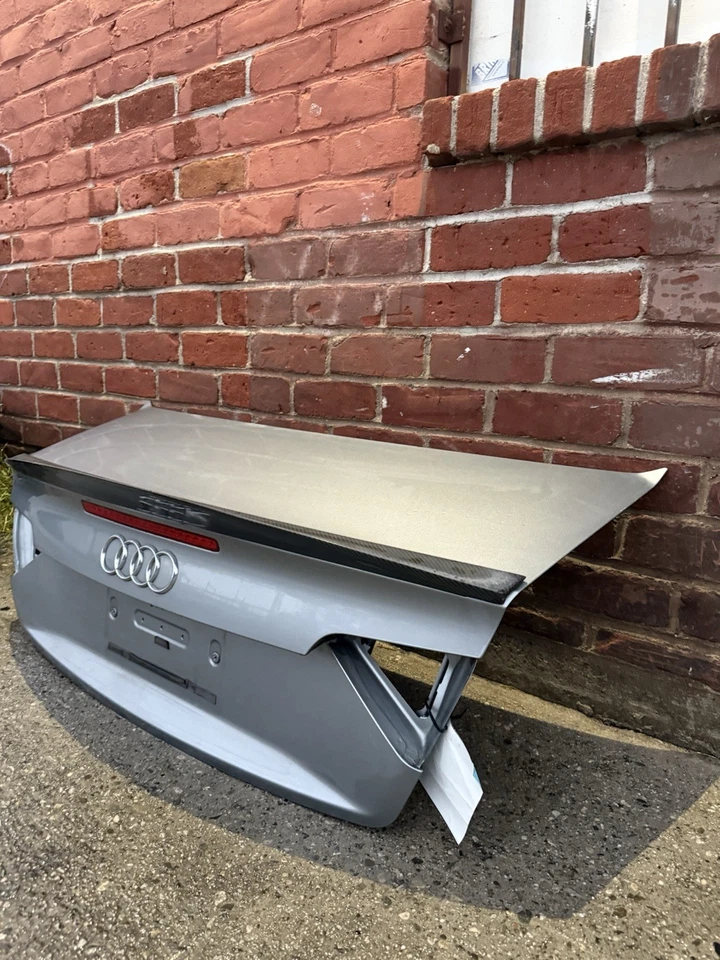 AUDI A5 2010 gris con alerón maletero/tapa/portón trasero Foto 3 de 4