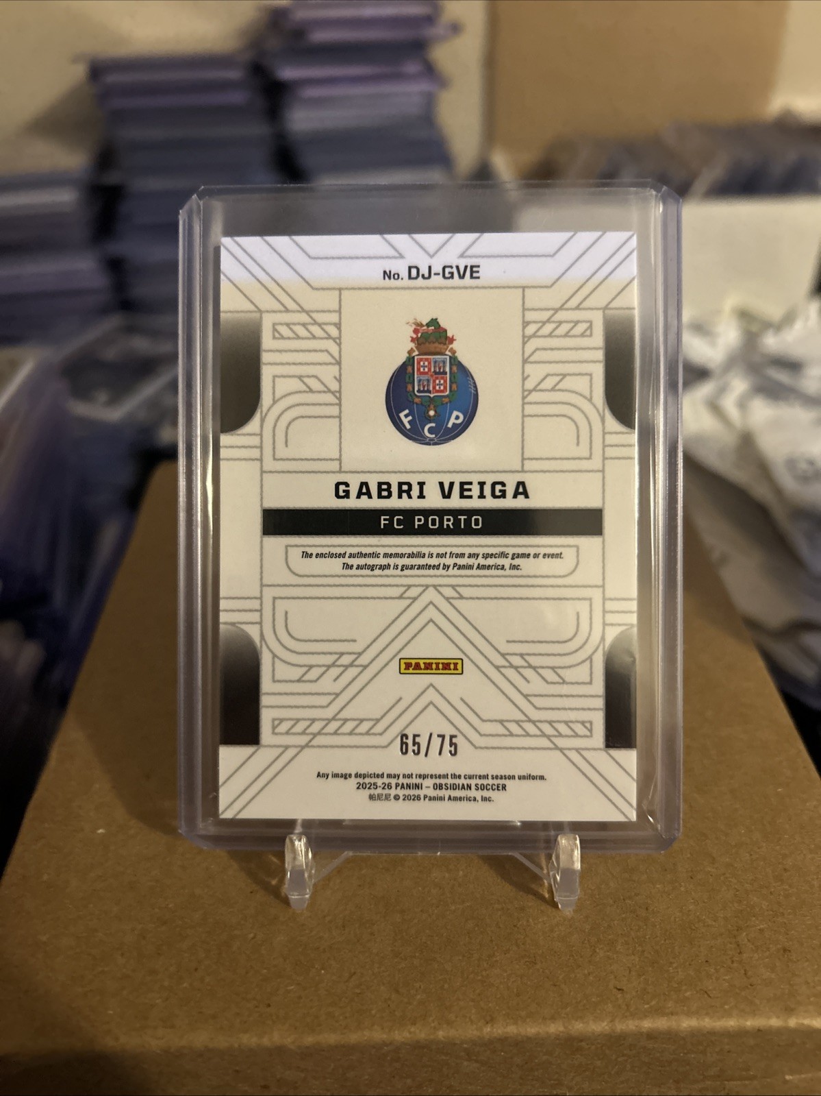 2025-26 Panini Obsidian Gabri Veiga Dual Jersey Ink Auto /75 FC Porto #DJ-GVE view 2