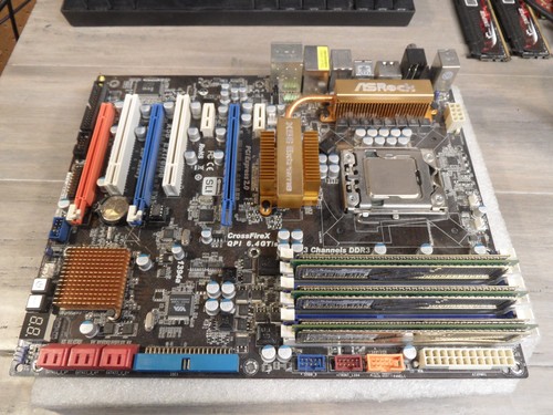 ASRock X58 Extreme Motherboard With i7-930 CPU and 6 Gb Ram LGA2011 - Afbeelding 12 van 16