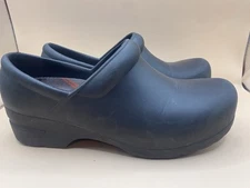 Anywear Slip Resistant Black Women’s Clogs Size 6