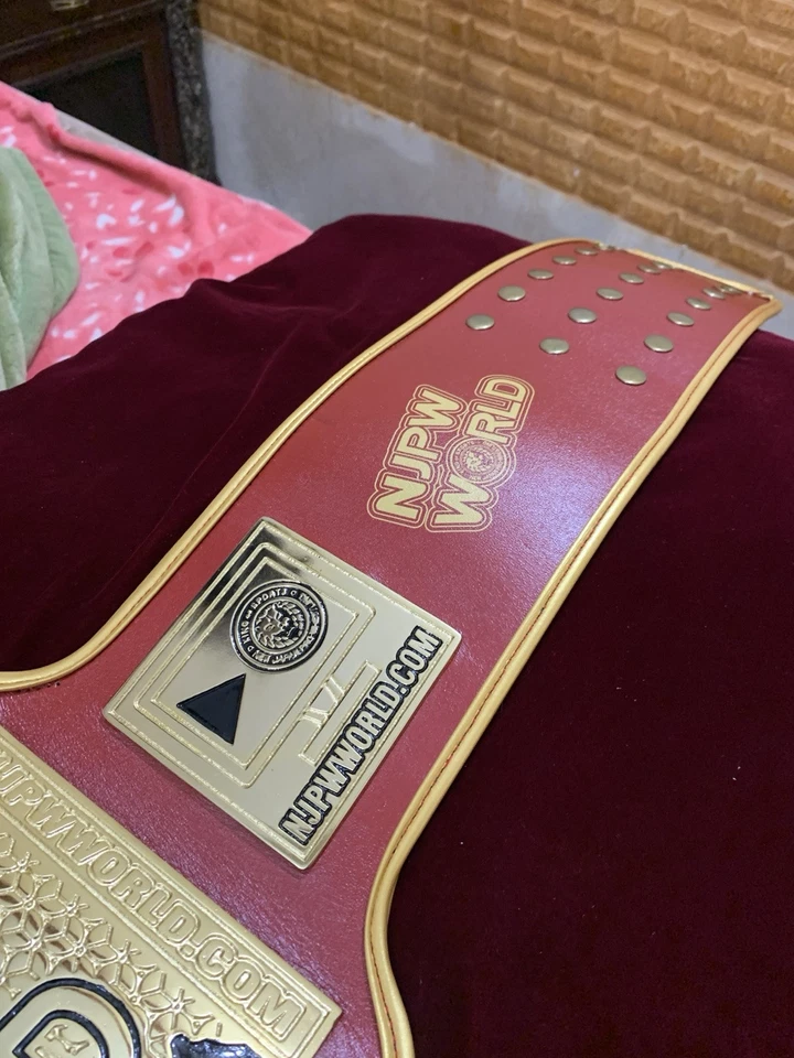 Cinturón Campeonato Mundial de Televisión NJPW, 4mm Zinc, Chapado en Oro.Correa de Cuero Real. Foto 3 de 4