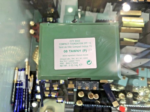 CLINIQUE CITY BASE COMPACT FOUNDATION SPF 15 08 TAWNY .5 OZ (Hard to Find ) - Picture 2 of 3