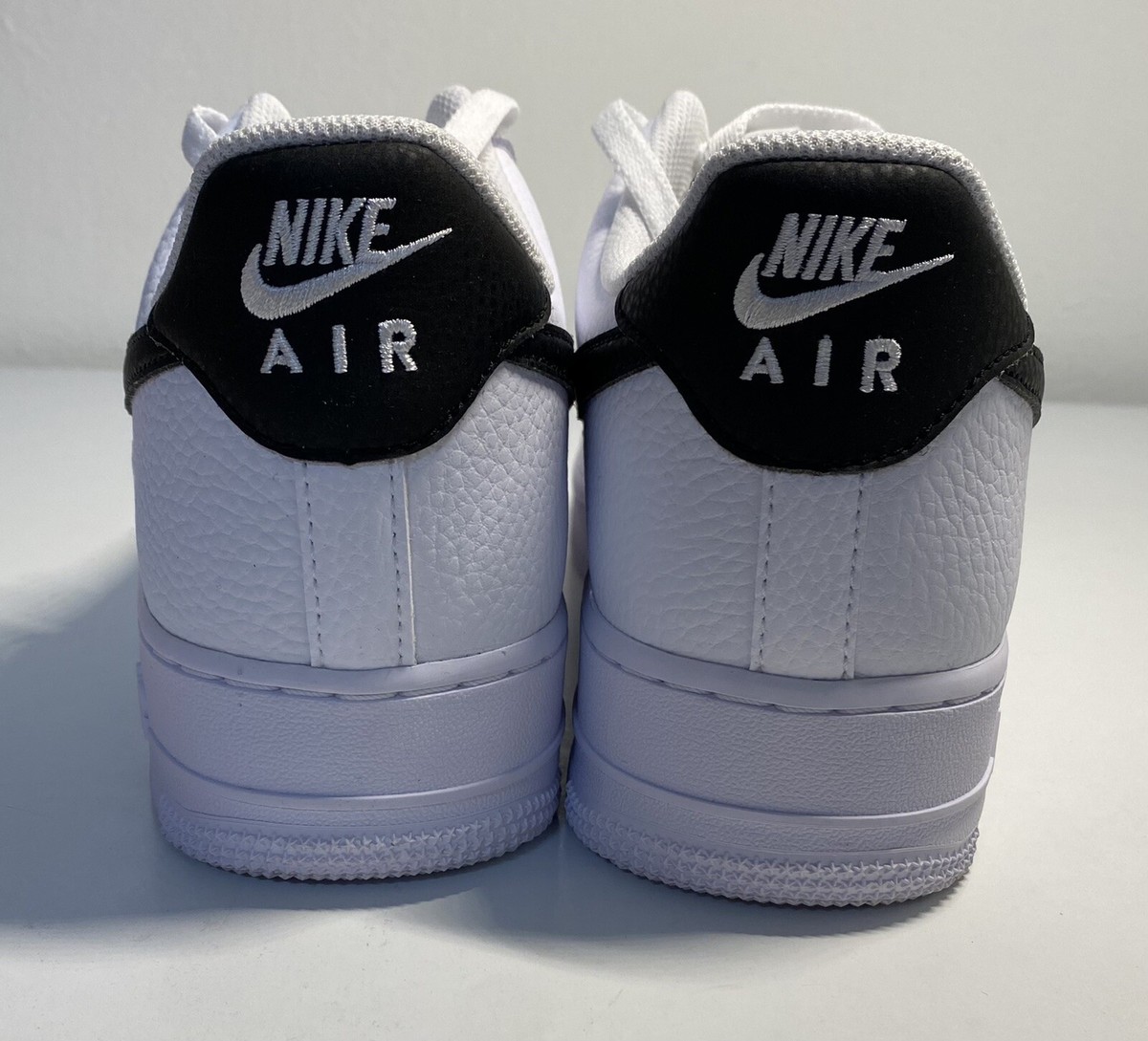 Nike Air Force 1 '07 Pebbled Leather Mens Sz 13 White Black