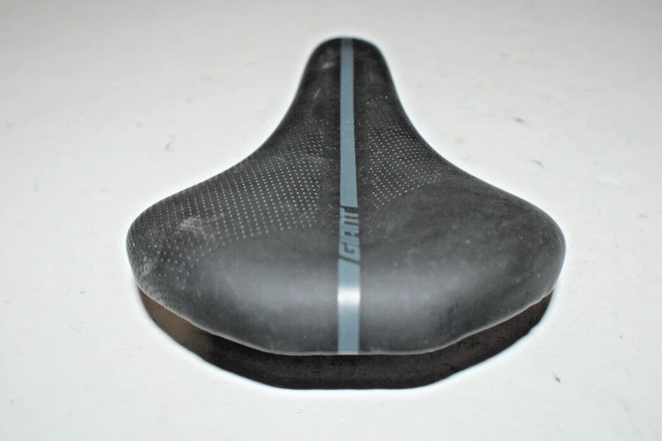 Selim de bicicleta Giant MTB 275/155mm preto estrada conforto cascalho híbrido remetente rápido EUA - Imagem 3 de 4
