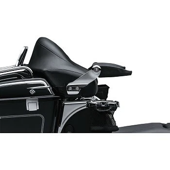 Reposabrazos de pasajero Kuryakyn 8958 Stealth para Harley Touring 97-13 con Tour Pak Foto 3 de 3