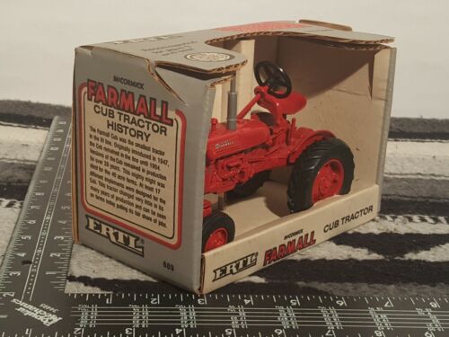 Ertl McCormick Farmall Cub 1/16 die-cast farm tractor replica collectible - Picture 2 of 7