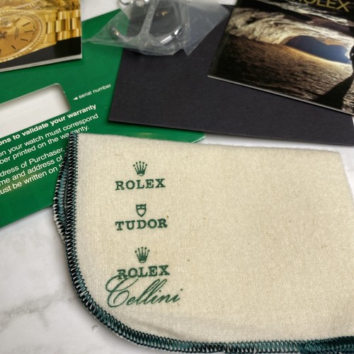 Rolex Vintage Outer World Map Box TORN TOP W/ROLEX CLOTH ANCHOR,2 BOOKLETS CC3-7 - Picture 2 of 14