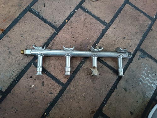 Original Audi A3 8P 5J Fabia 03F133320C Einspritzleiste Kraftstoffverteiler