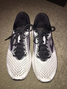 brooks launch size 9