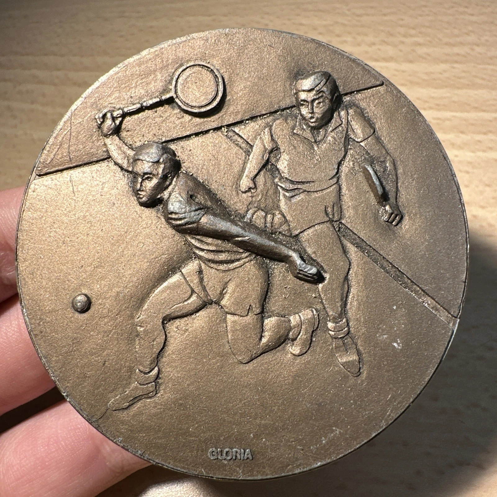 Médaille Tournoi, Juin 80 Montparnasse, Signé Par Gloria Métal À Identifier ￼