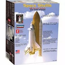 Plastic model 1/200 Space Shuttle with booster rockets  LN91002 