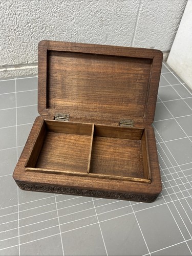 VINTAGE MID CENTURY CIGARETTE HAND CARVED TRINKET BOX RETRO TOBACCO - Picture 2 of 8