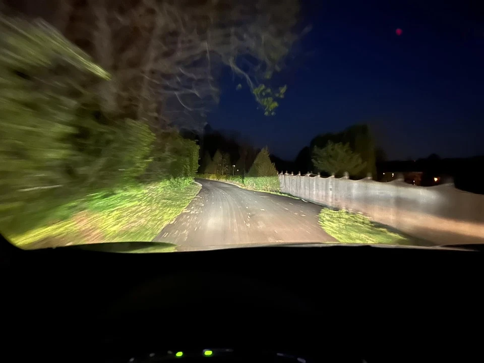 Par de faros LED H1 6500K blanco para Mercedes-Benz C43 AMG 1998-2000 Foto 2 de 4