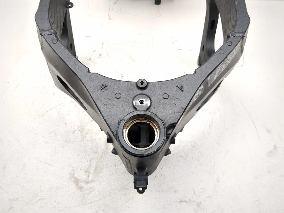06 07 Suzuki GSXR 750 cuadro principal chasis CLN recto Foto 3 de 4