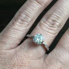 Brand New 1 Carat Ring Moissanite Sizes 6 to 9 Adjustable Beautiful