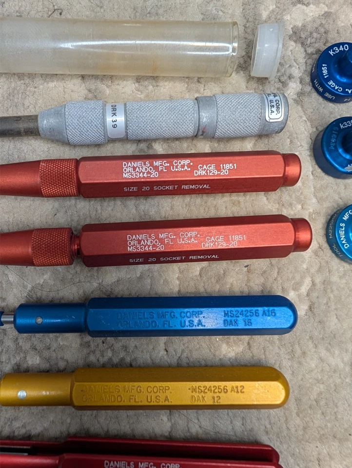 Lote de 14 herramientas conector DMC Daniels Foto 4 de 4