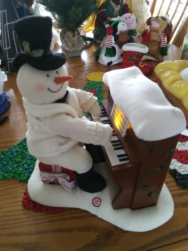 Hallmark Jingle Pals cantando muñeco de nieve piano se ilumina toca música pero no se mueve - Imagen 3 de 6