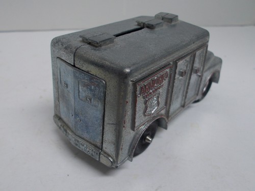 Vintage Callen Corp. Melrose Park Diecast Armored Truck Bank, 5" Long - Picture 3 of 7