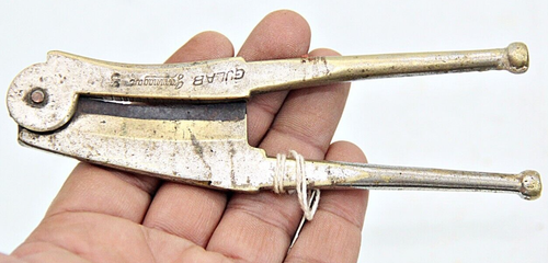 Old Vintage Brass Solid Unique Hand Crafted Engraved Betel Nut Cutter Jamnagar - Picture 3 of 24