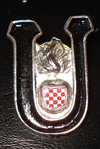 Croatian army hat badge - USTASA paramilitary HOS war time 1991