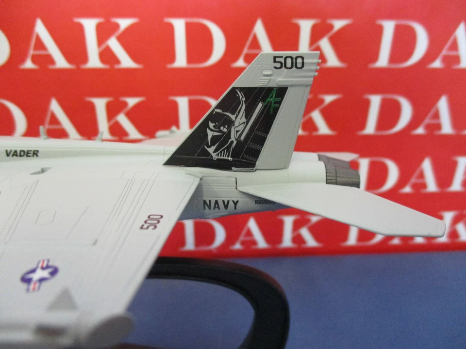 Die cast 1/100 Modellino Aereo Aircraft Boeing EA-18 Growler Star Warriors 2018 - Immagine 3 di 4