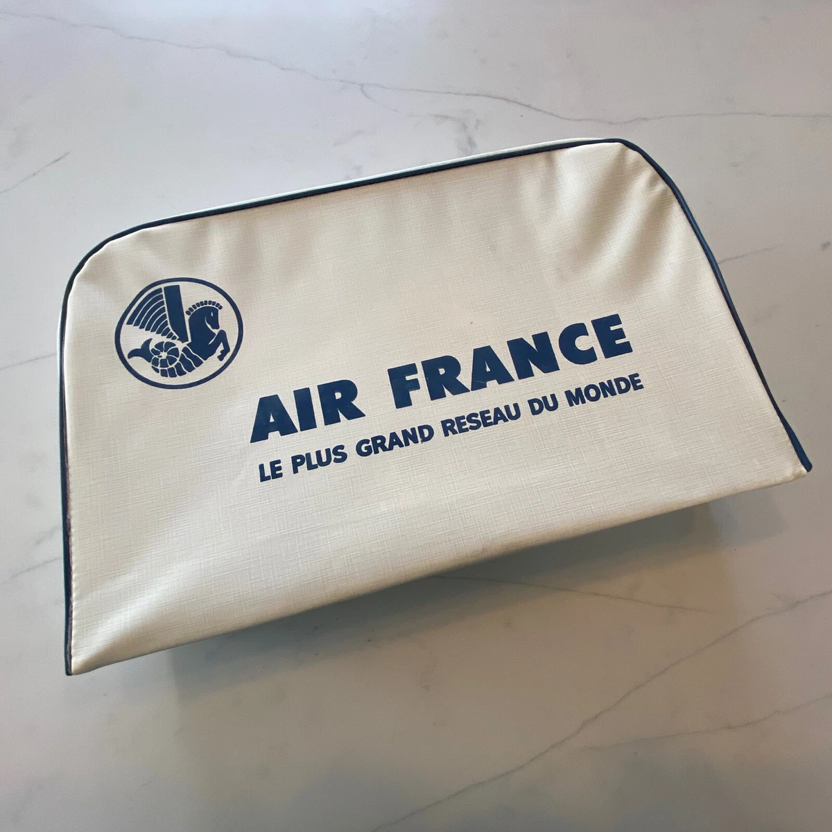 Aggregate more than 128 air france carry on bag best kidsdream.edu.vn