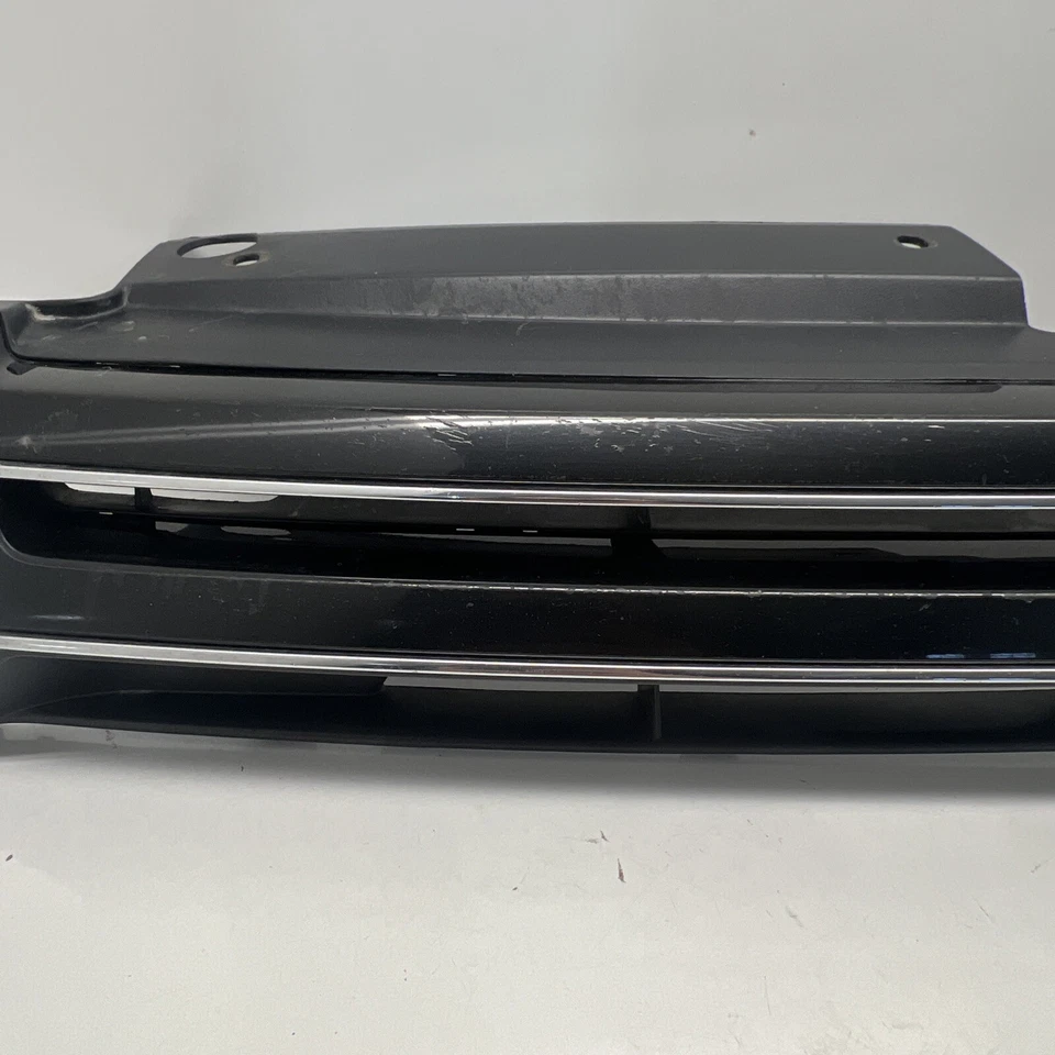 2010-2014 Volkswagen  Jetta Sportwagen Golf Grill OEM. - Image 3 of 4