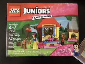 LEGO Juniors: Snow White (10738)  And A Pop Shots Snow White Birthday Card New