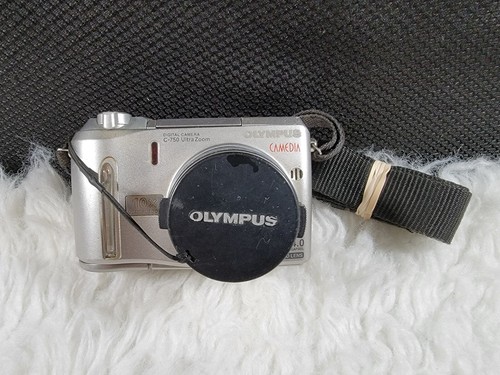 Appareil photo numérique 4,0 mégapixels Olympus CAMEDIA C-750 Ultra Zoom - Argent - Photo 2/7