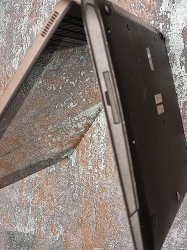 Medion AKOYA P2212T 11,6 pulgadas 500 GB + 64 GB Intel Celeron 4x1,86 GHz 4 GB Win 10 - Imagen 3 de 12