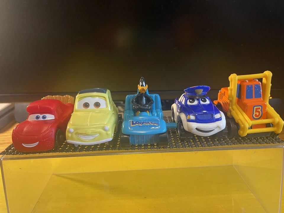 LOTE 50 VEHÍCULOS 10-MISC 1/64 PRIMEROS PASOS-ERTL-HASBRO-McD’s-DISNEY-SMURF RARO DIFÍCIL DE ENCONTRAR Foto 2 de 4