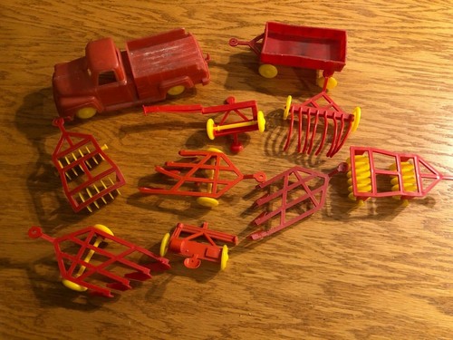 Lot Plastic Toy Farm Implements and Tractors (s7)