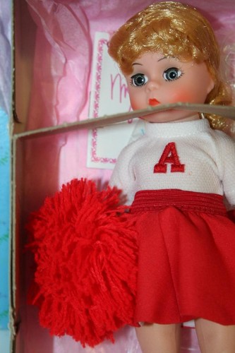 Madame Alexander 1990 Cheerleader #304 Blonde Mint in Box with Stand - Bild 2 von 3