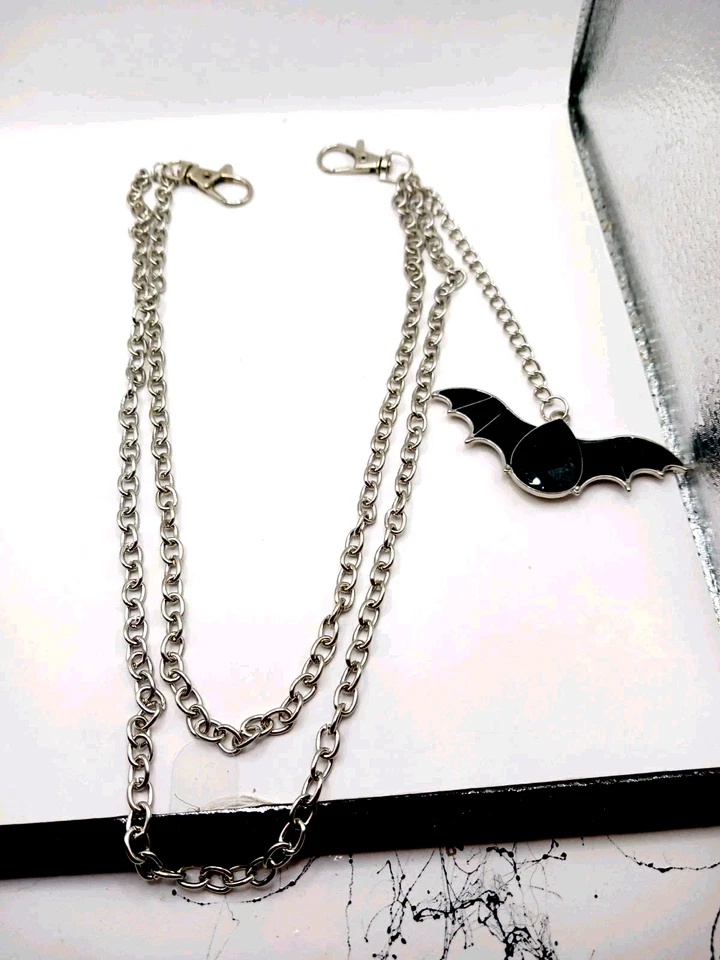 Cadena de metal murciélago negro doble capa tono plata 19 pulgadas de largo  Foto 4 de 4