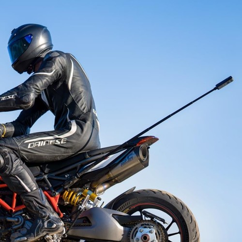 Insta360 Motorcycle U-Bolt Mount and Invisible Selfie Stick for One X / X2 / X3 - 第 4/6 張圖片