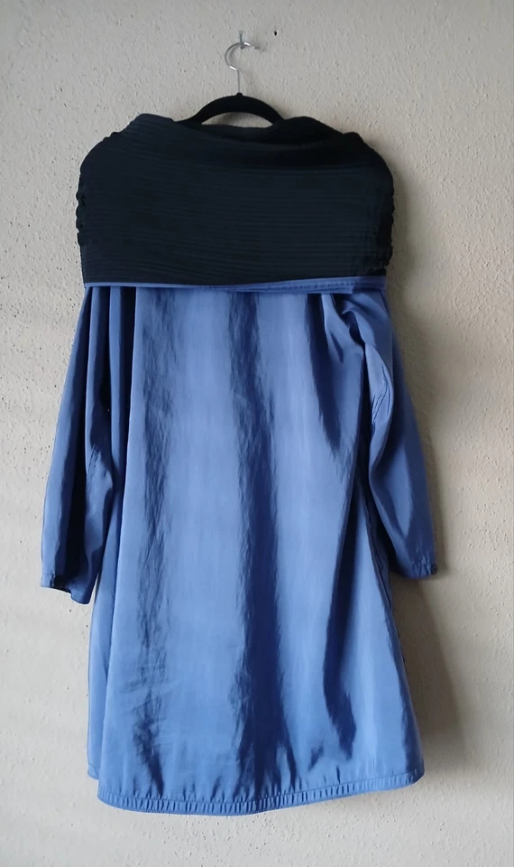 Abrigo Mycra Pac Now para mujer XS negro azul reversible con capucha chaqueta de lluvia de viaje Foto 4 de 4