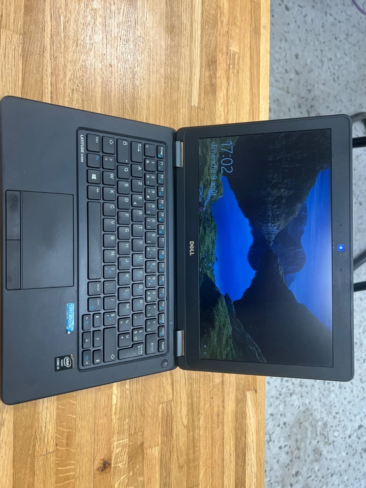 Dell Latitude E7250 · i5-5300U · 8GB · 256GB, photo 1 sur 4