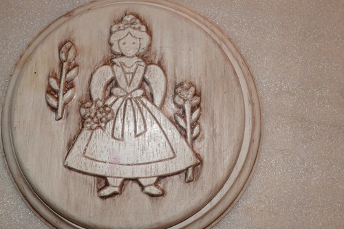 Vintage 3D Old Fashioned Boy & Girl Resin carving appearance Wall Plaque set - Picture 4 of 6
