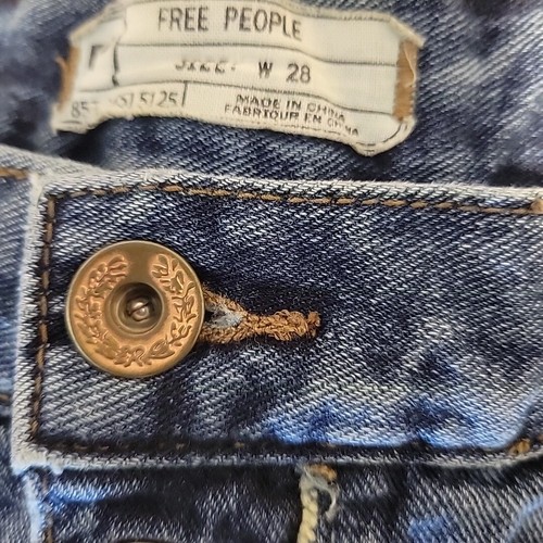 Free People Shorts Damen 28 blau distressed Denim roher Saum Cut Offs Button Fly - Bild 5 von 8