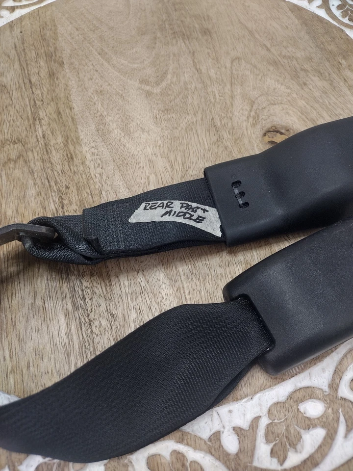 Lexus HS250h 2010 2011 2012 pasajero derecho trasero y hebilla central negro Foto 4 de 4