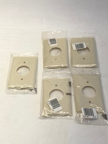 Locking Single Receptacle Straight Blade Wall Plate, 1 Gang, Ivory Thick - Picture 4 of 7