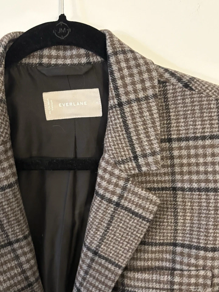 Blazer xadrez de lã italiano Everlane - Marrom, preto, bege - Feminino 4 - Imagem 3 de 4