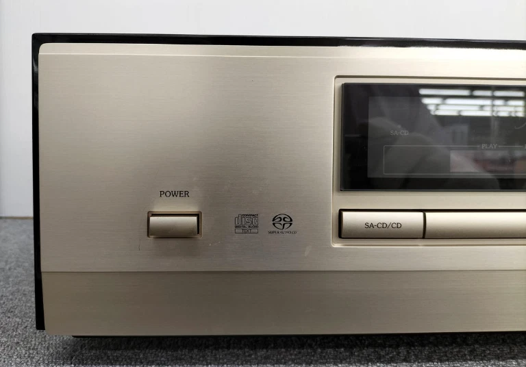 Juego convertidor Accuphase DP-900 SACD Transport & DC-901 D/A Foto 3 de 4