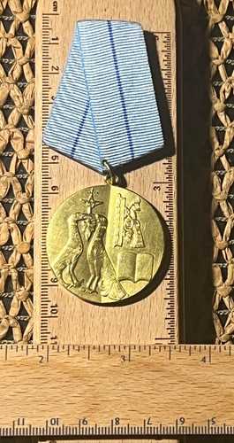 Yugoslav Medal of Merit in Education and Culture 1st class Yugoslavia Serbia - Picture 2 of 8