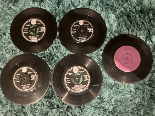 Job lot Of 5 Original Elvis Presley Vinyl Single Records - N0 SLEEVES