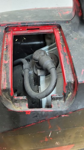 Honda EU1000i AG 1000W Super Quiet Gasoline Inverter Generator - Picture 5 of 7