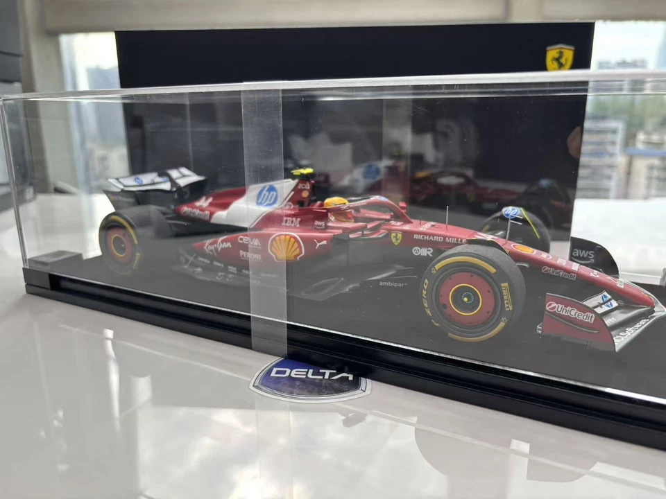 1/18 Looksmart FERRARI Formula One F1 SF-25China GP Sprint Winner Lewis Hamilton - Image 2 of 4
