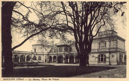 MOULINS Le Musée Place du Palais - Picture 1 of 1