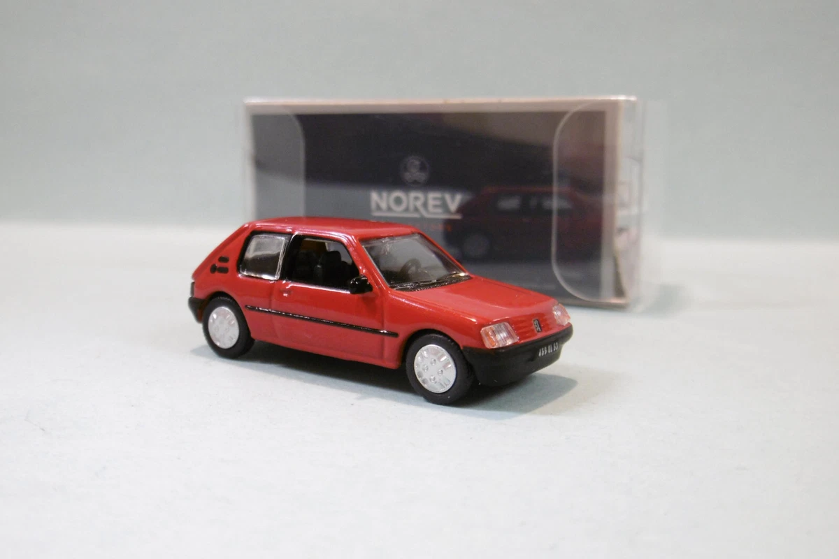 Duo Universal Hobbies 1:87 - Peugeot 205 XL 1985 et Peugeot