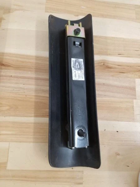 Jeep TJ Wrangler OEM Front Seat Belt Height Adjusters 2003 2004 2005 2006 21547 Foto 3 de 4